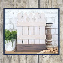 Load image into Gallery viewer, Picket Fence Shelf Sitter