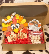 Load image into Gallery viewer, Turkey DIY Kit